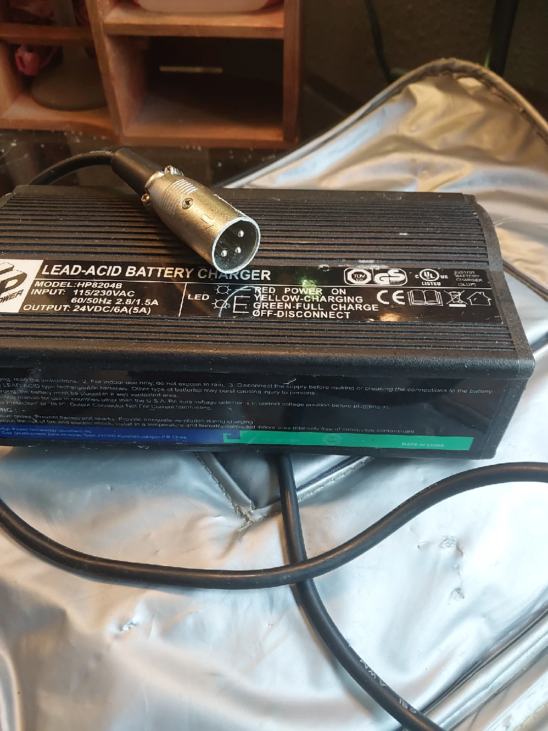 High Power Lead-Acid Battery Charger HP8204B - photo 4