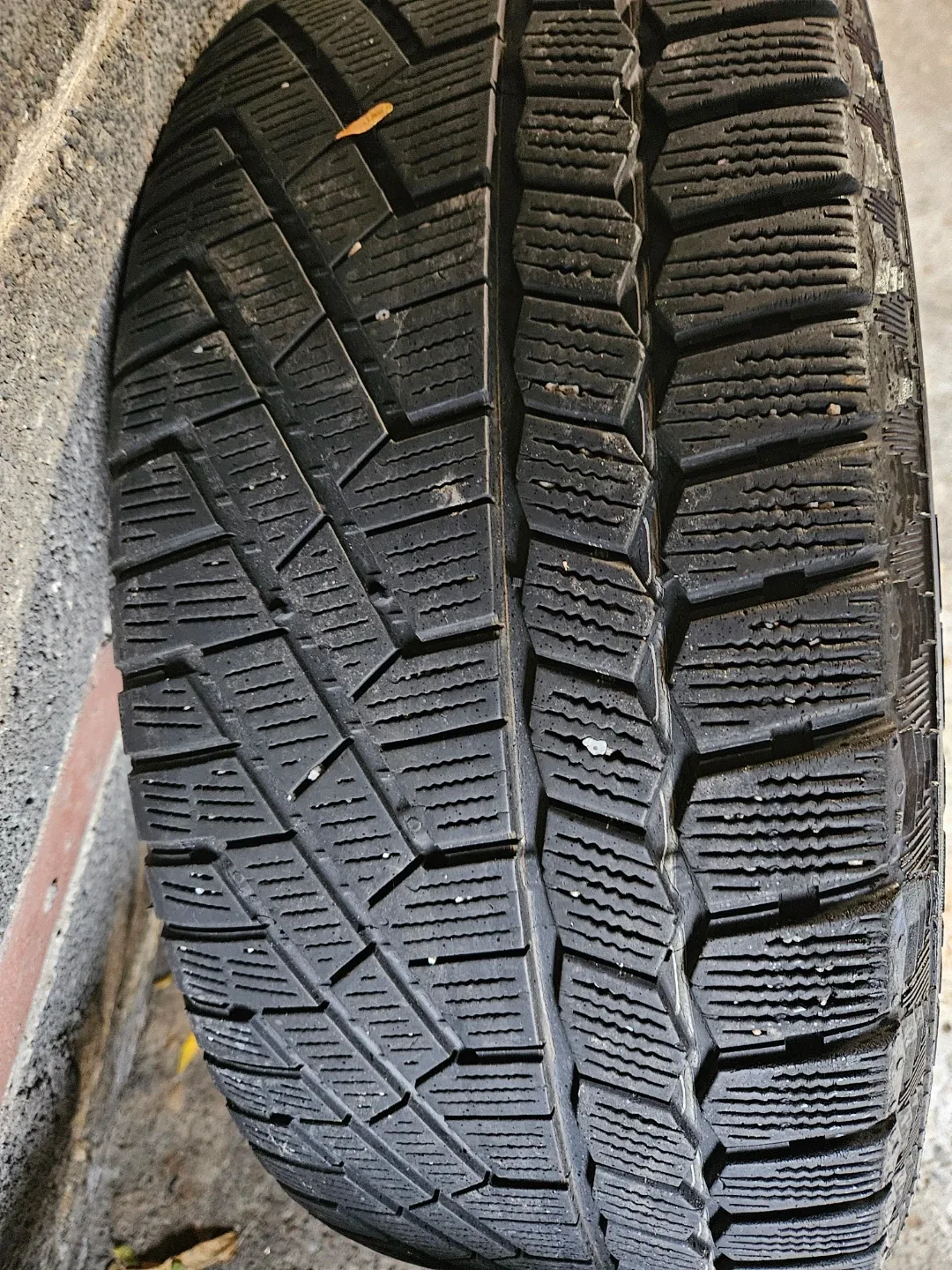 VW 215/55/16, 5 x 112 winter tires and rims. Jetta, golf, passat image indicator(2)