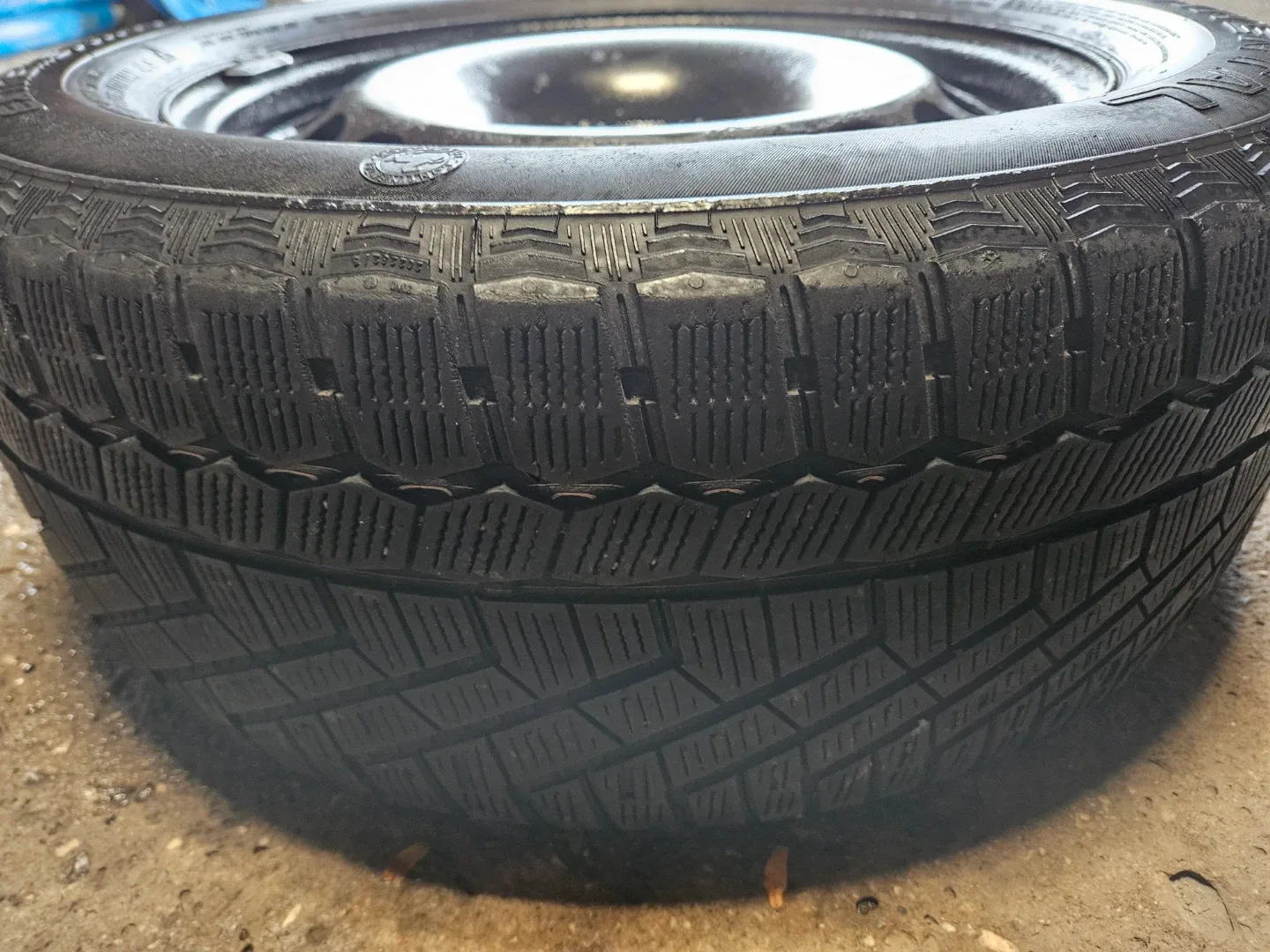 VW 215/55/16, 5 x 112 winter tires and rims. Jetta, golf, passat image indicator(3)