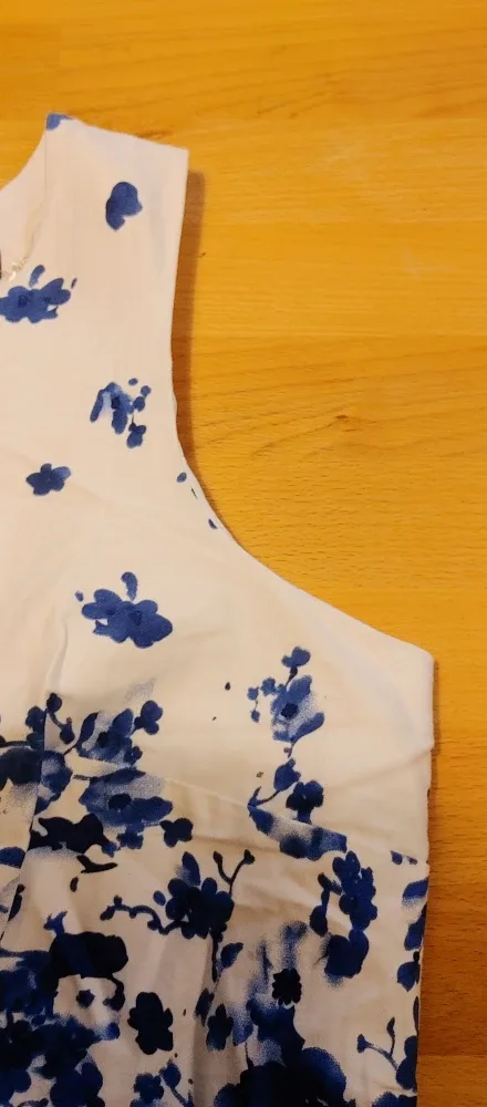 Floral Sleeveless Dress - White & Blue image indicator(8)