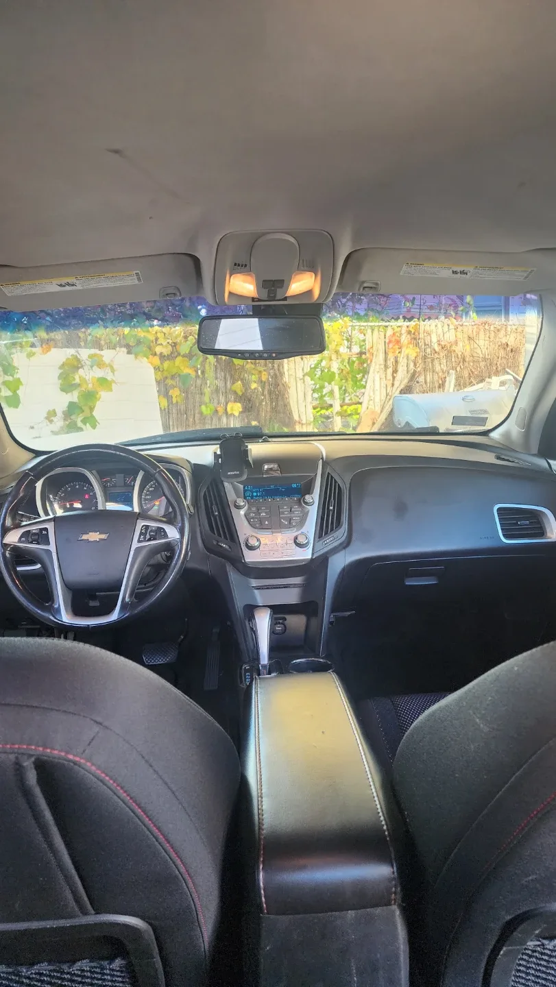 2010 Chevrolet Equinox LT AWD V6 image indicator(8)