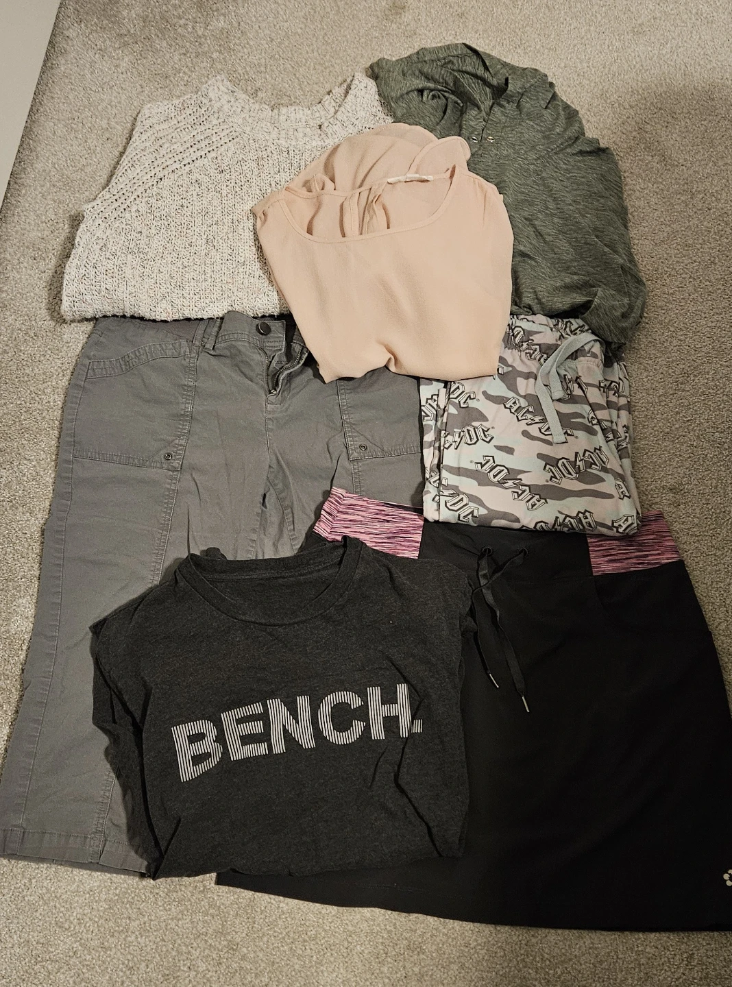 Mixed Clothing Lot - Bench T-shirt & More! 🥕