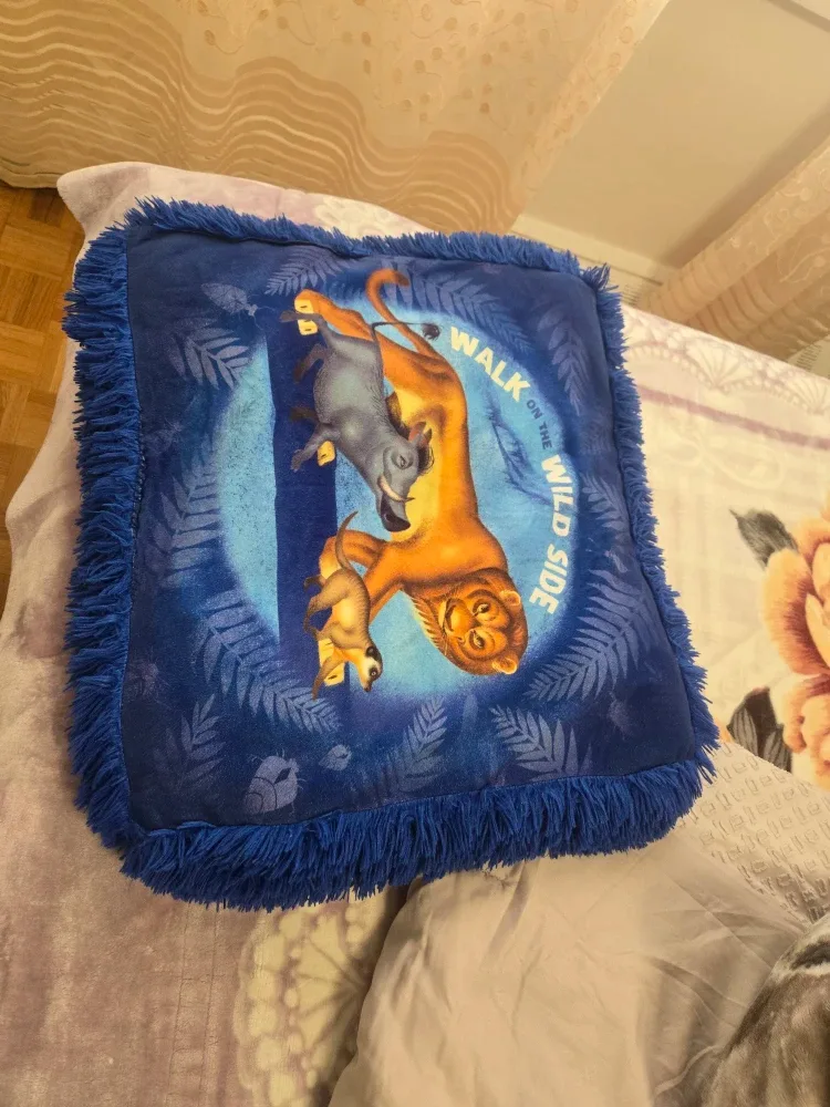 Lion King Throw Pillow image indicator(2)