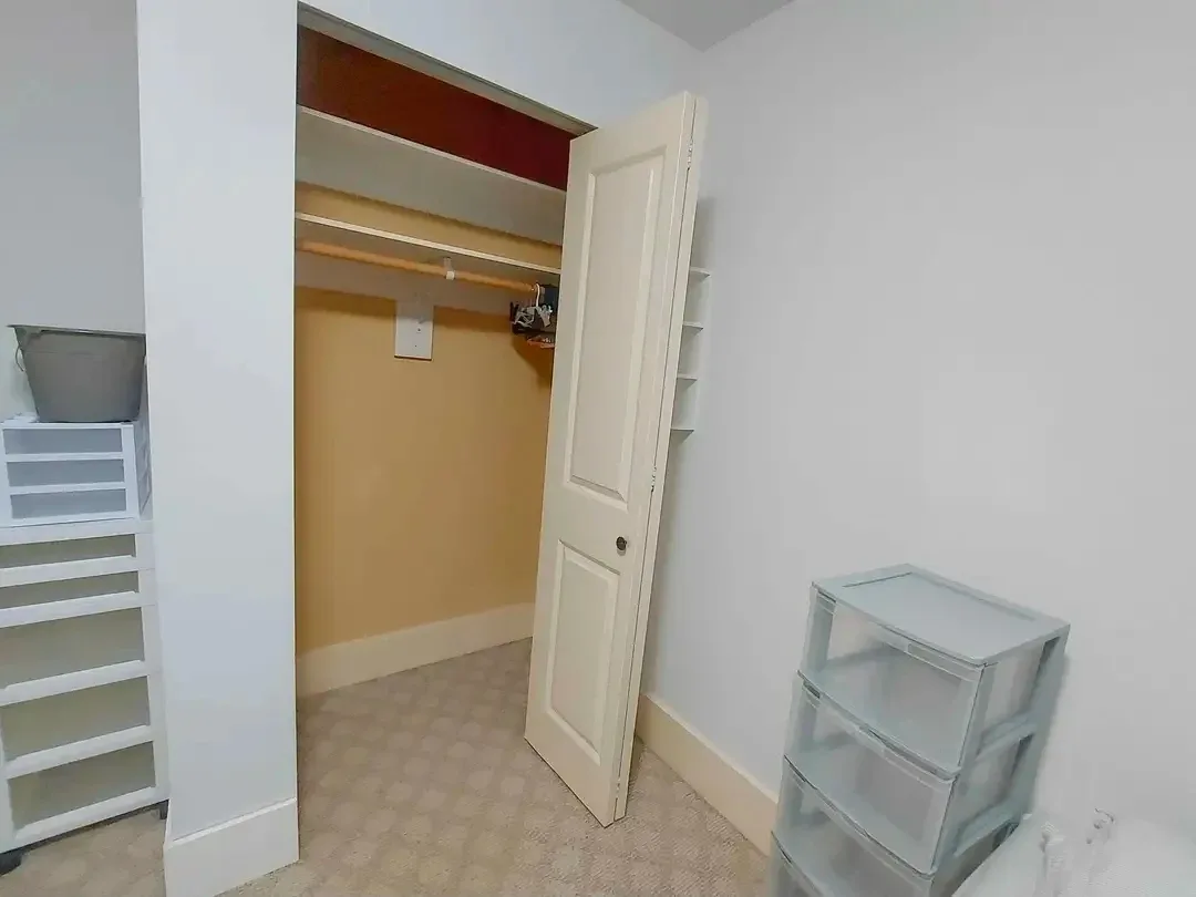 Room for 1 image indicator(10)