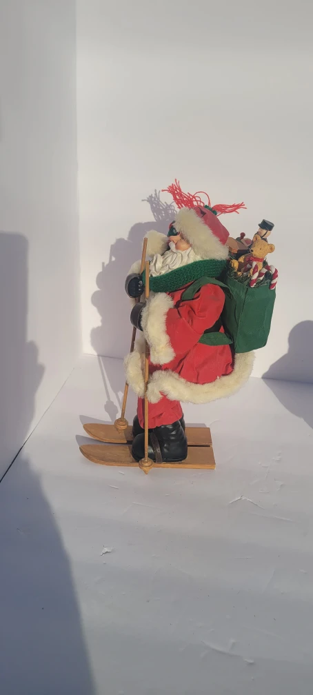 Santa Claus Skiing Figurine - photo 4