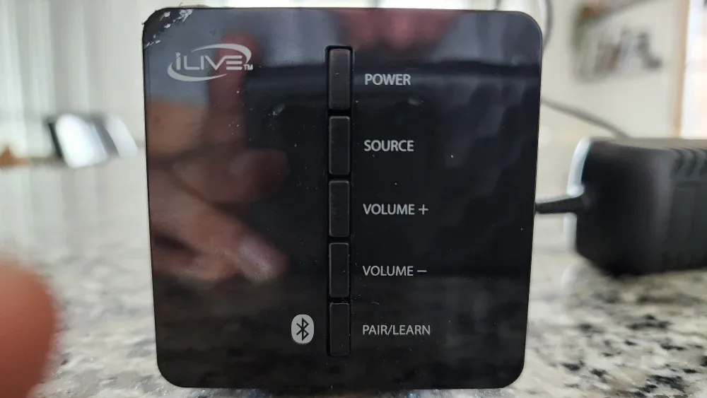 iLive 32" HD Sound Bar w/ Bluetooth Wireless image indicator(3)