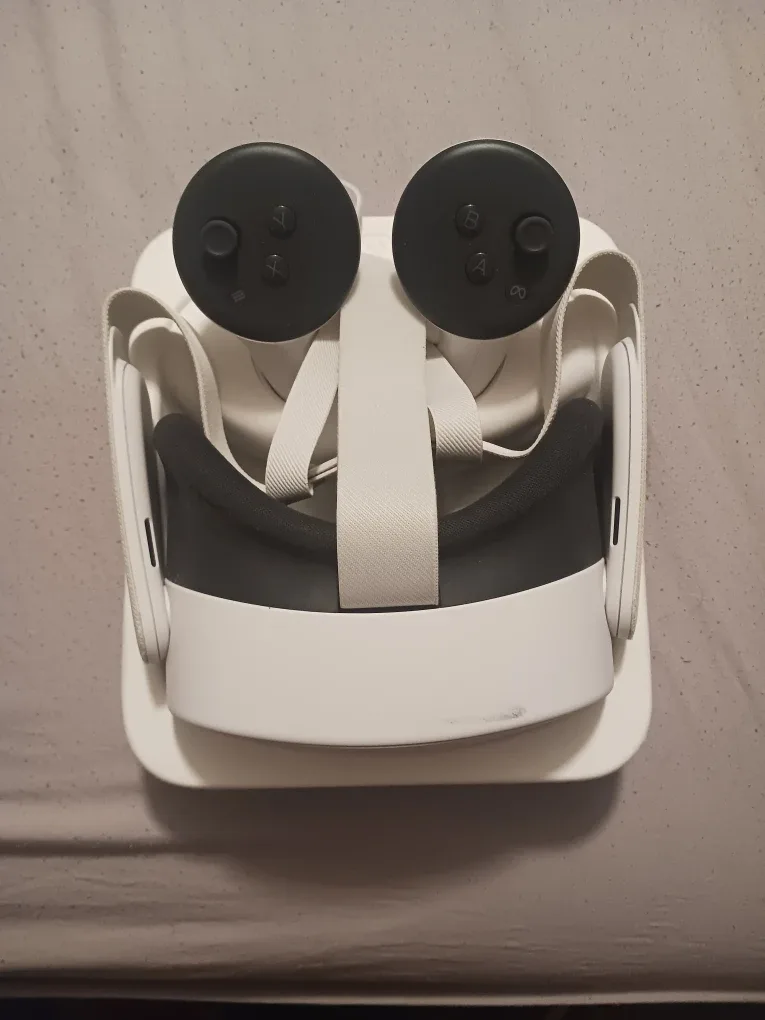 Meta Quest 3S VR Headset