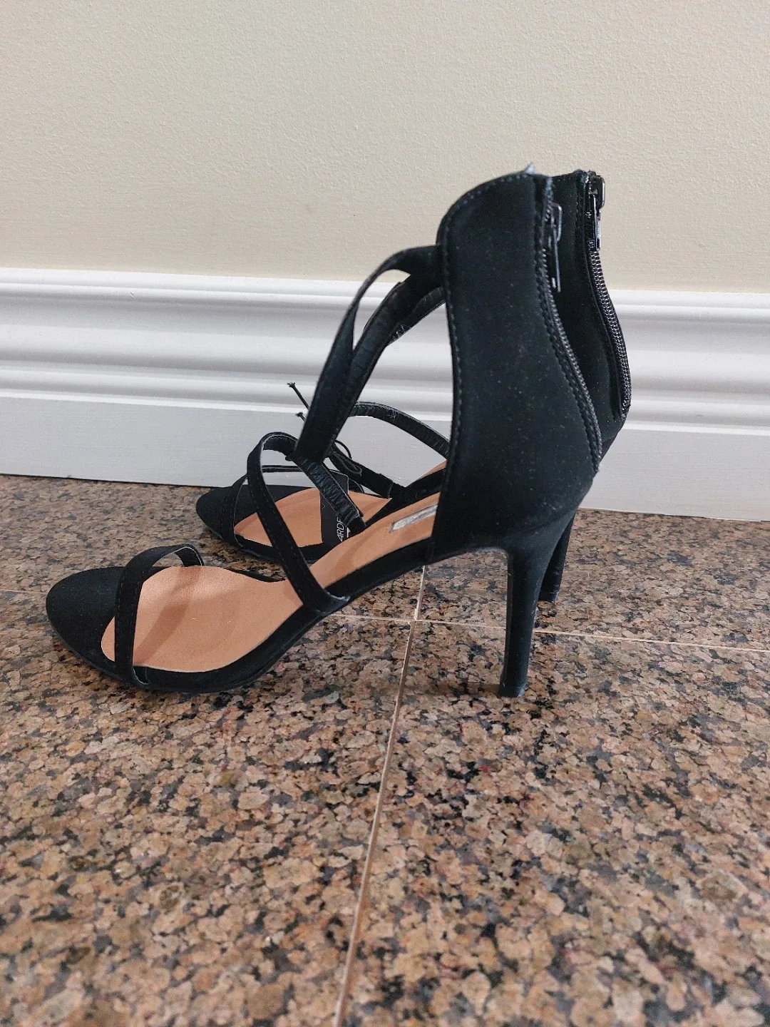 New Ardene women's heels size 10 image indicator(3)