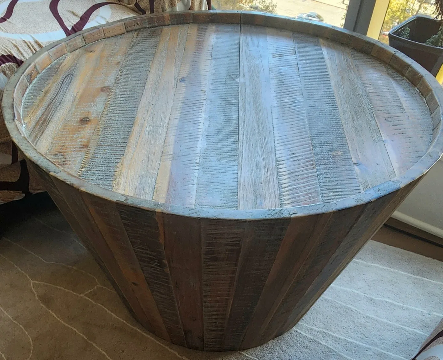 Round Wood Coffee Table image indicator(2)