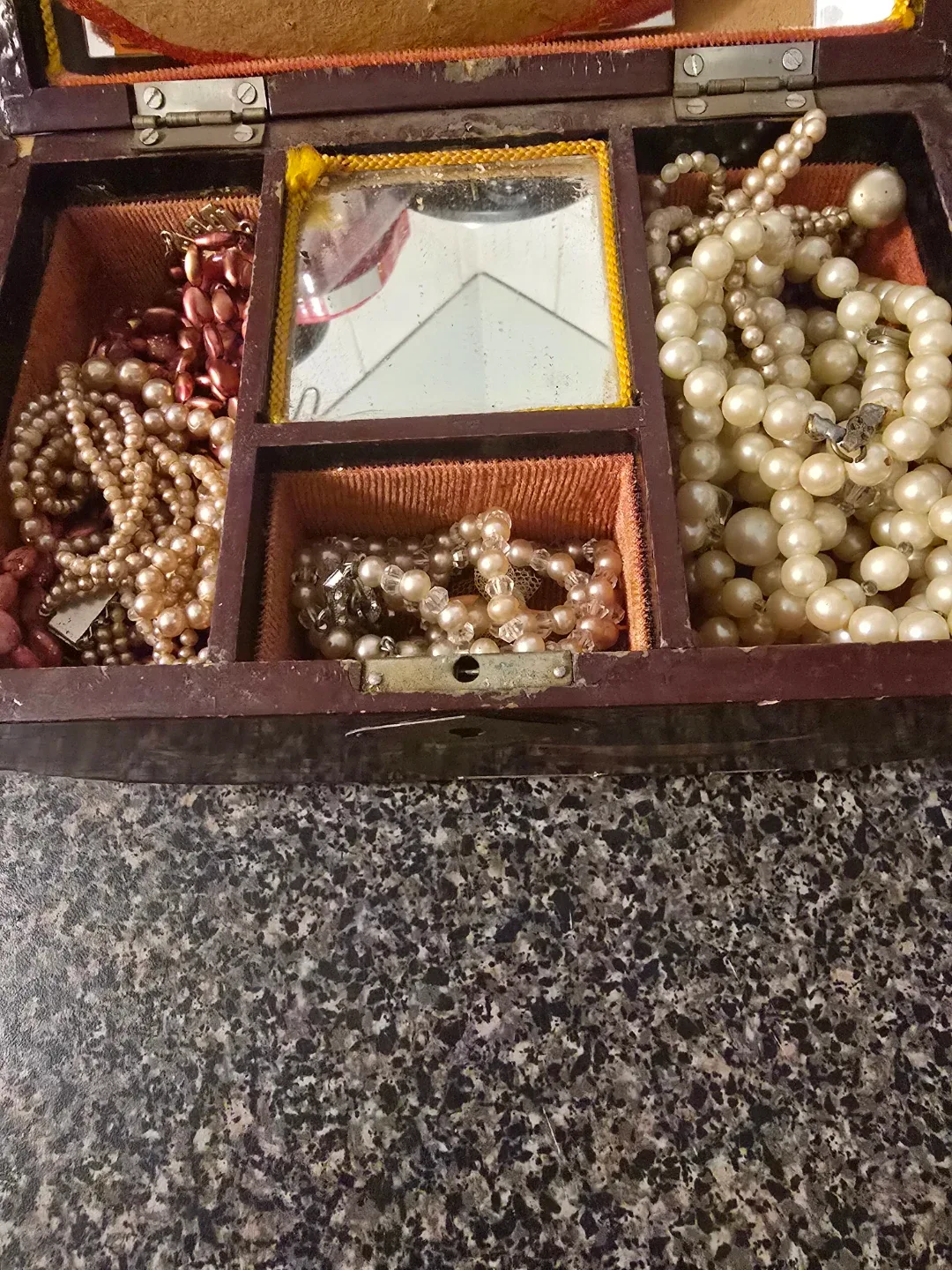 Vintage Jewellery Lot image indicator(2)