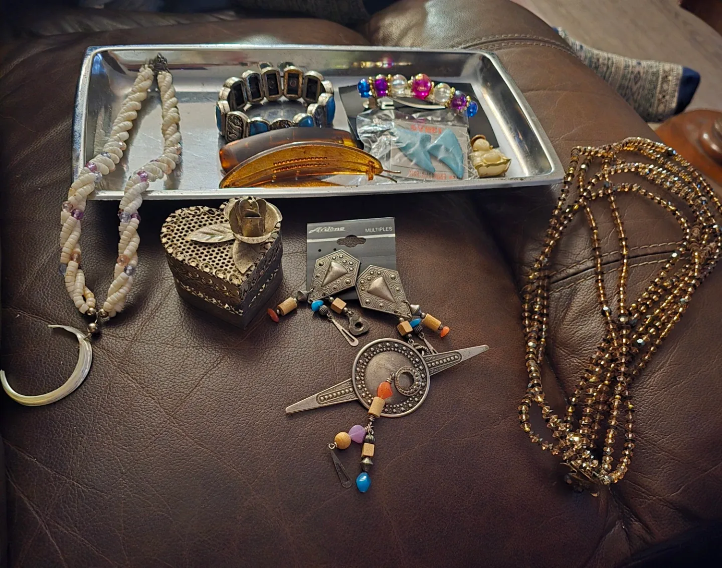 Vintage Jewellery Lot image indicator(3)