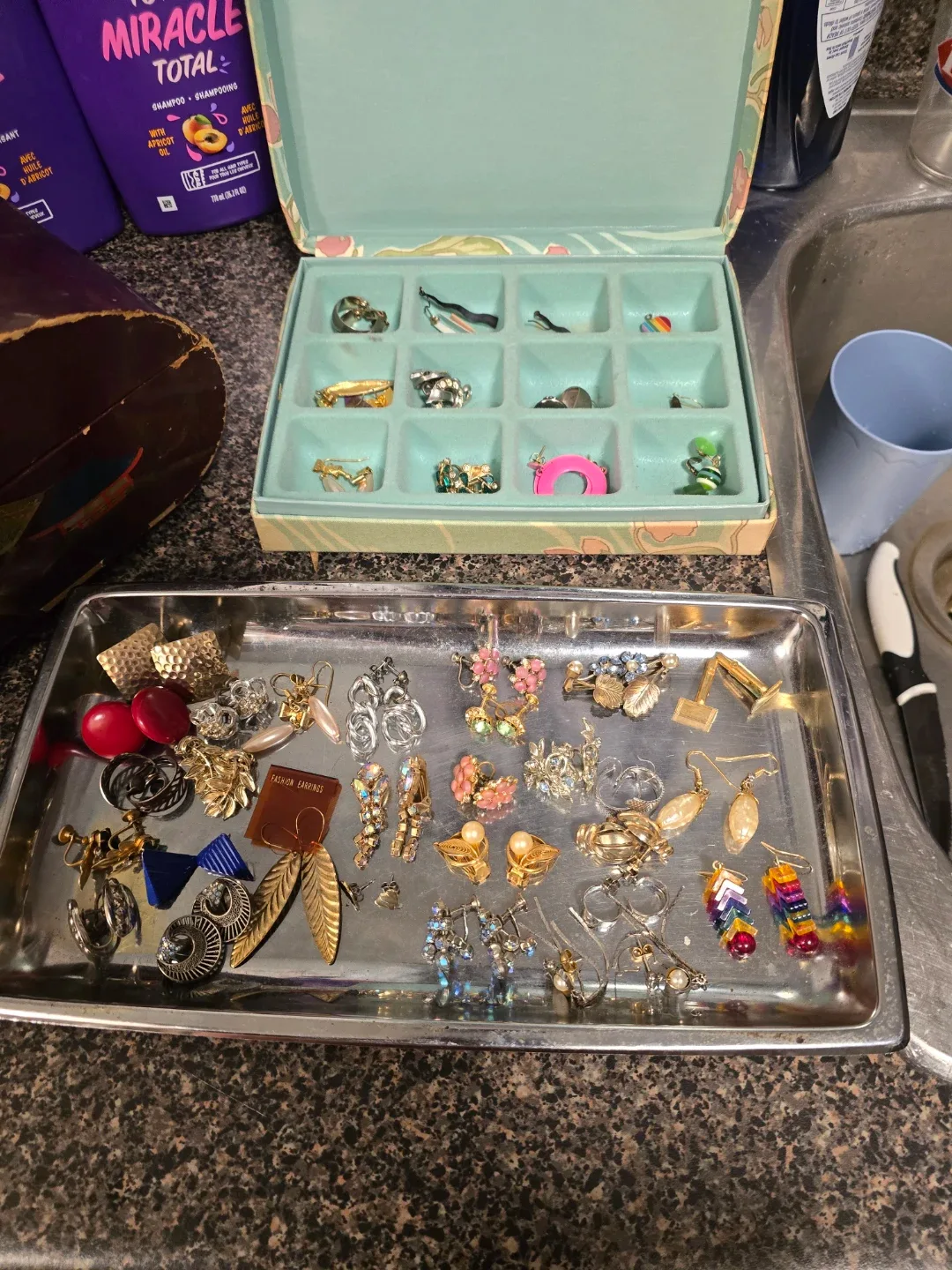 Vintage Jewellery Lot image indicator(4)