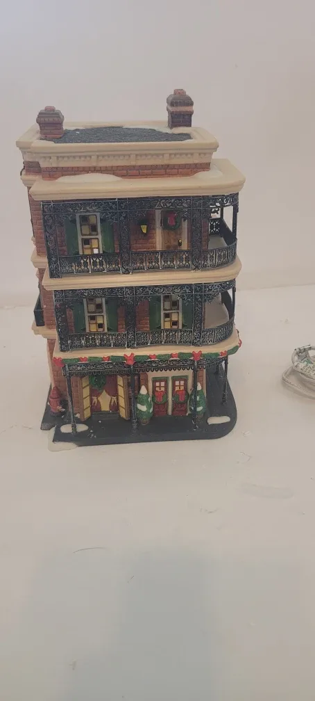 Department 56 French Quarter Corner Building image indicator(6)