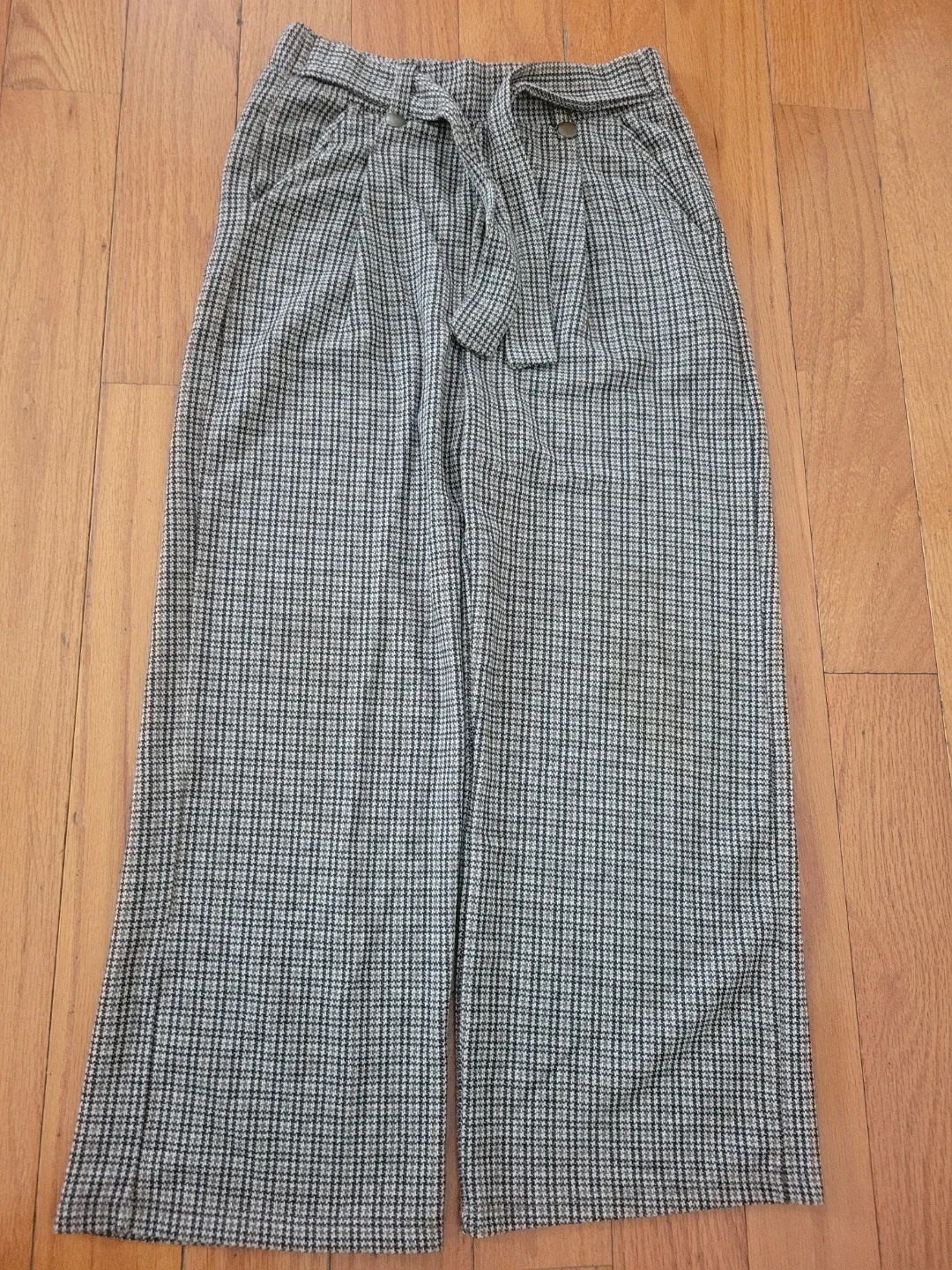 Floral jumpsuit and plaid trousers from Zara image indicator(2)