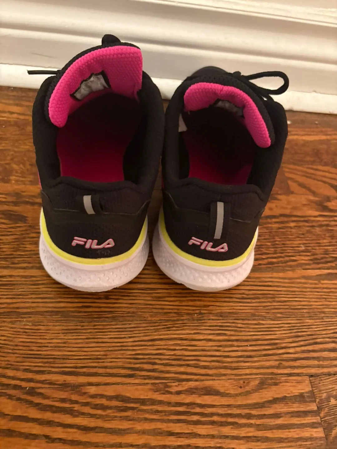 Fila Running Shoes - Size 8 image indicator(2)