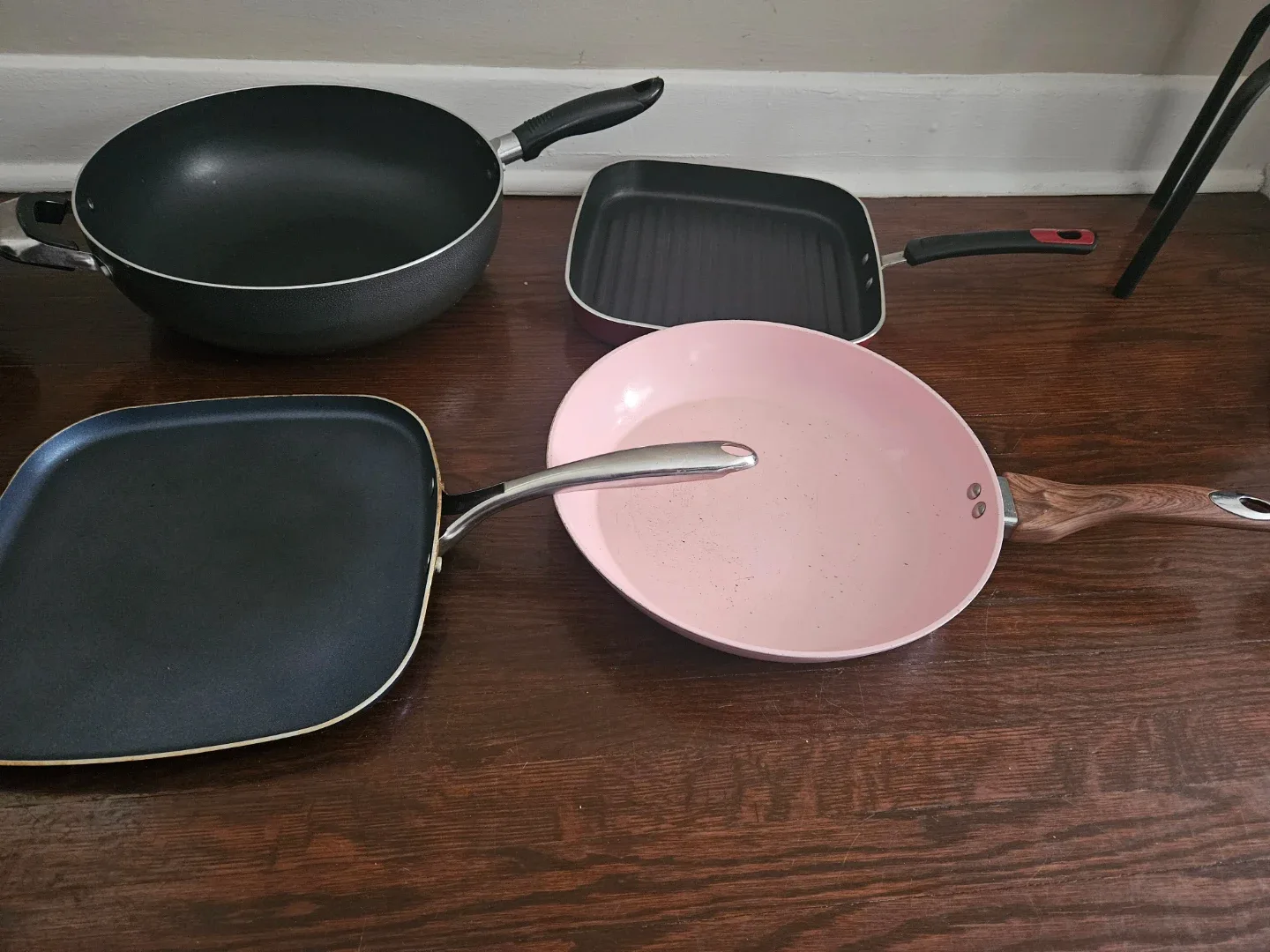 Wok pan, steak grill pan, griddle pan & others