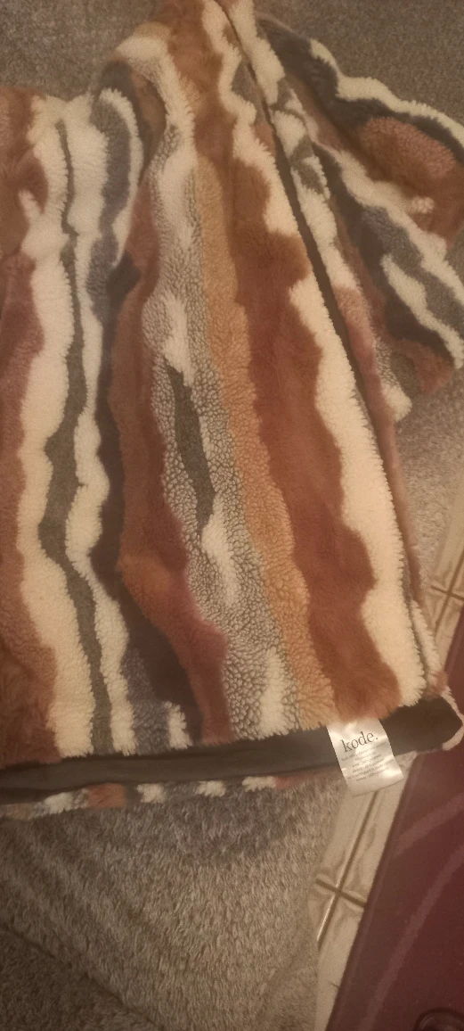 Kode Throw Blanket - Polyester/Acrylic - photo 2