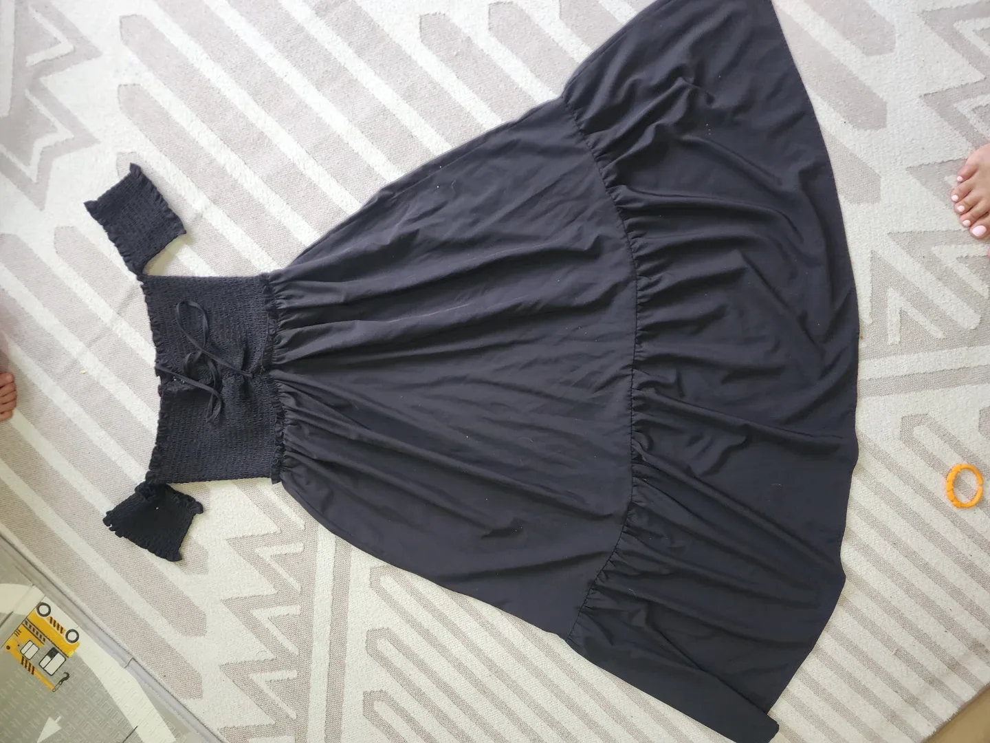 Large shien Black Off-the-Shoulder Dress