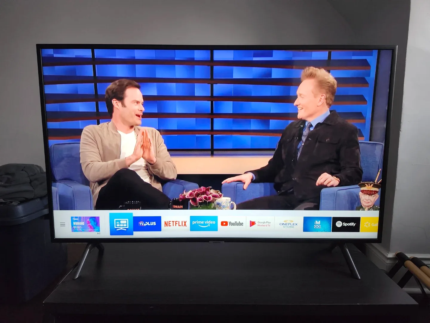 Samsung 43" 4K smart TV. NU700 Series 7 plus table image indicator(2)