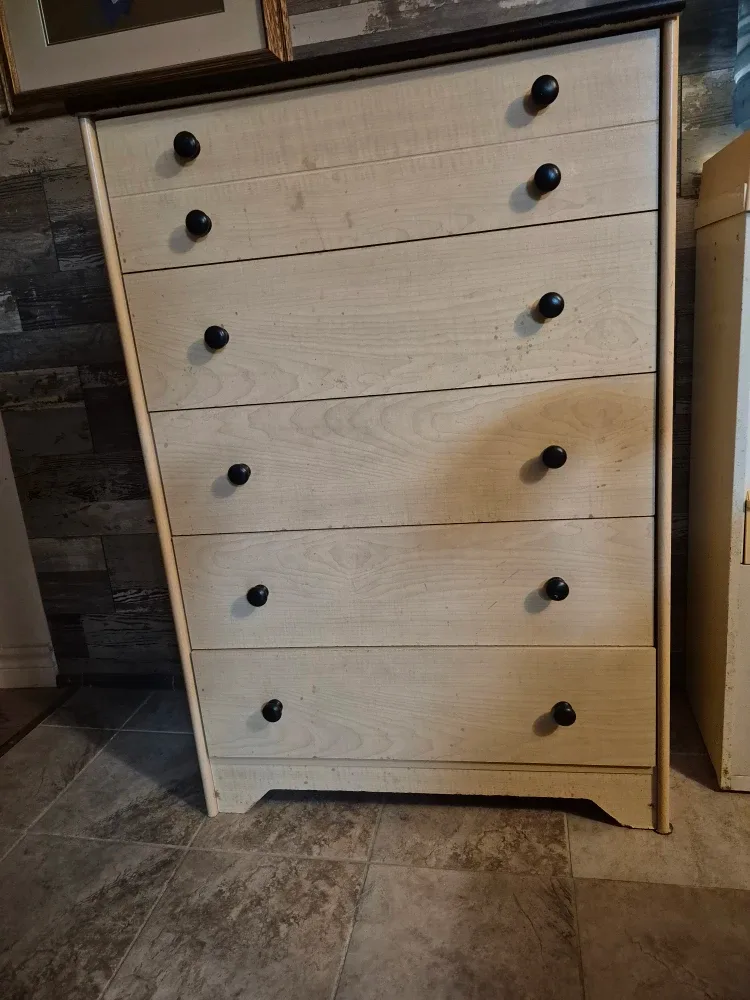Wooden 5-Drawer Dresser