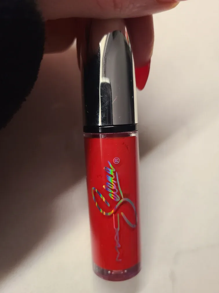 MAC Selena Siempre Liquid Lip Colour image indicator(2)