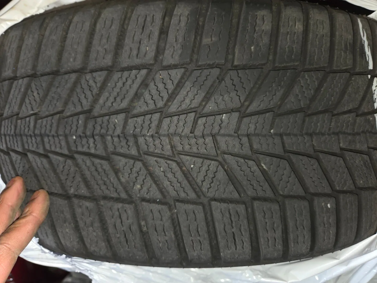 205/50R17 Winter Tires and Wheeles image indicator(6)