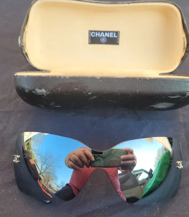 CHANNEL WOMENS RETRO SUNGLASSES MINT CONDITION