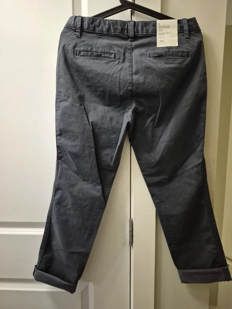 New Women Gap Girlfriend Chino Pants - Size 02 image indicator(3)