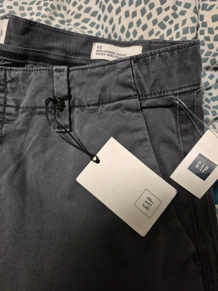 New Women Gap Girlfriend Chino Pants - Size 02 image indicator(4)