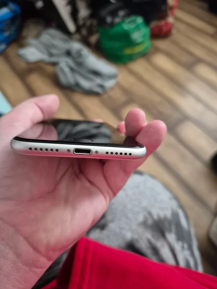 Iphone SE (2020) gen 2 image indicator(7)