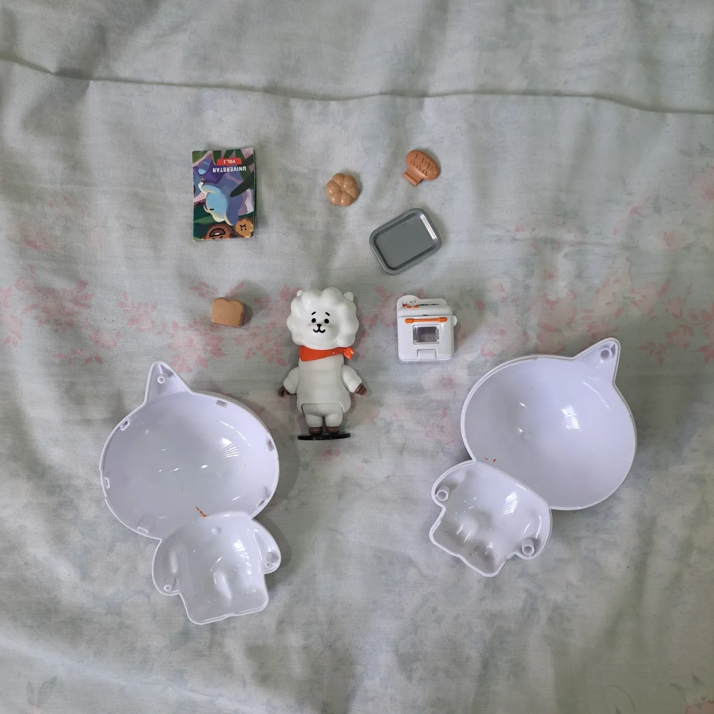 BT21 Mini Figurine RJ image indicator(2)