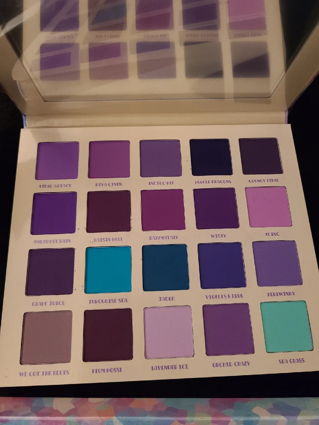 Sugar Drizzle The Mattes Eyeshadow Palette image indicator(2)