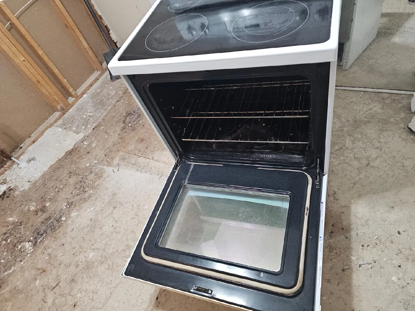 Kenmore Electric Range - White image indicator(4)