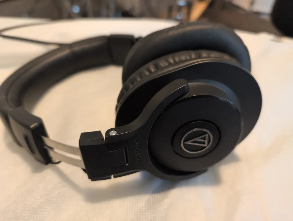 Audio-Technica ATH-M20x Headphones image indicator(2)