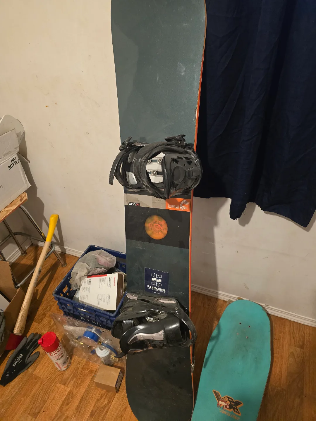 Burton Custom Snowboard with Bindings image indicator(2)