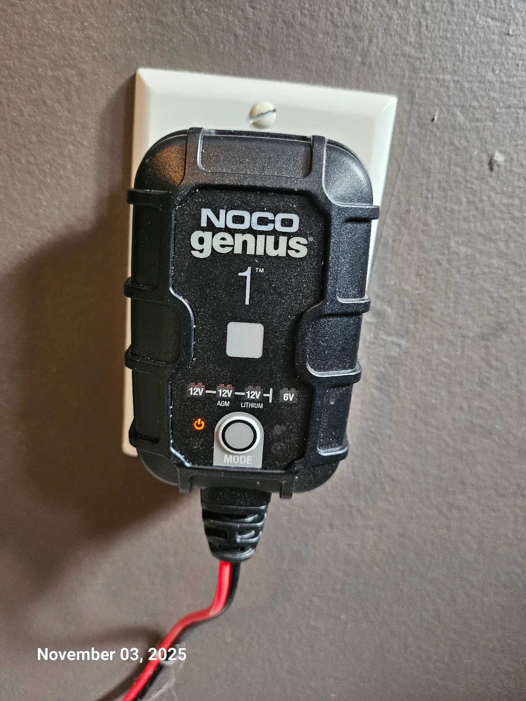 NOCO Genius 1 Battery Charger/Maintainer - Like New! image indicator(2)