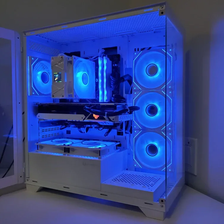 White build: Ryzen 5600xt / Rtx 3070 / 32g ram / 1tb ssd image indicator(10)