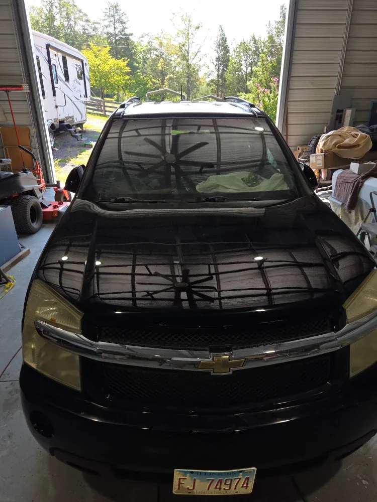 Black Chevrolet Equinox SUV image indicator(4)