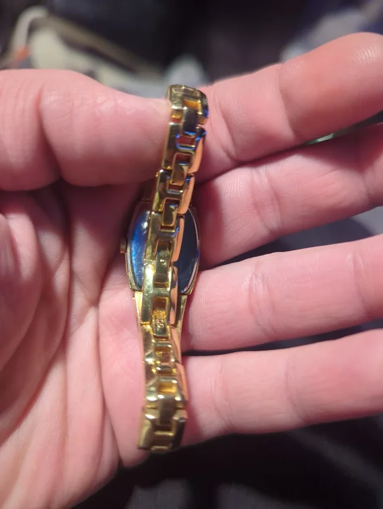 Guess Gold Women's Watch image indicator(2)