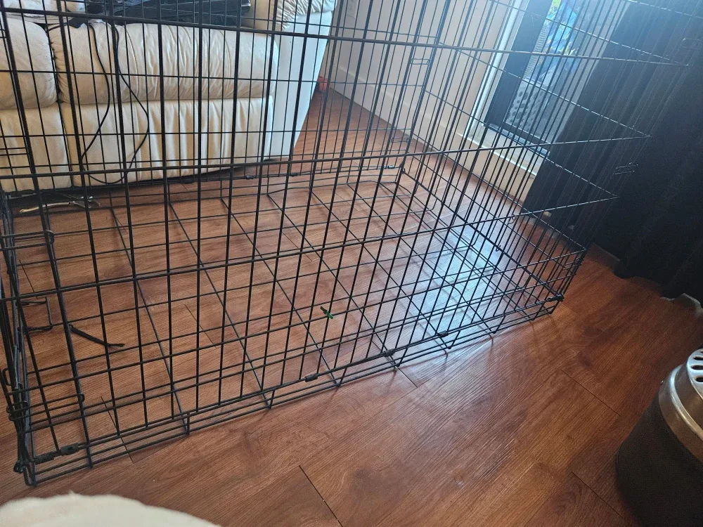 Black Wire Dog Crate image indicator(2)