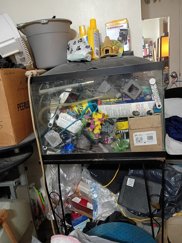 20 gallon 24x12 glass Fish Tank with Marineland LED Light Hood image indicator(5)