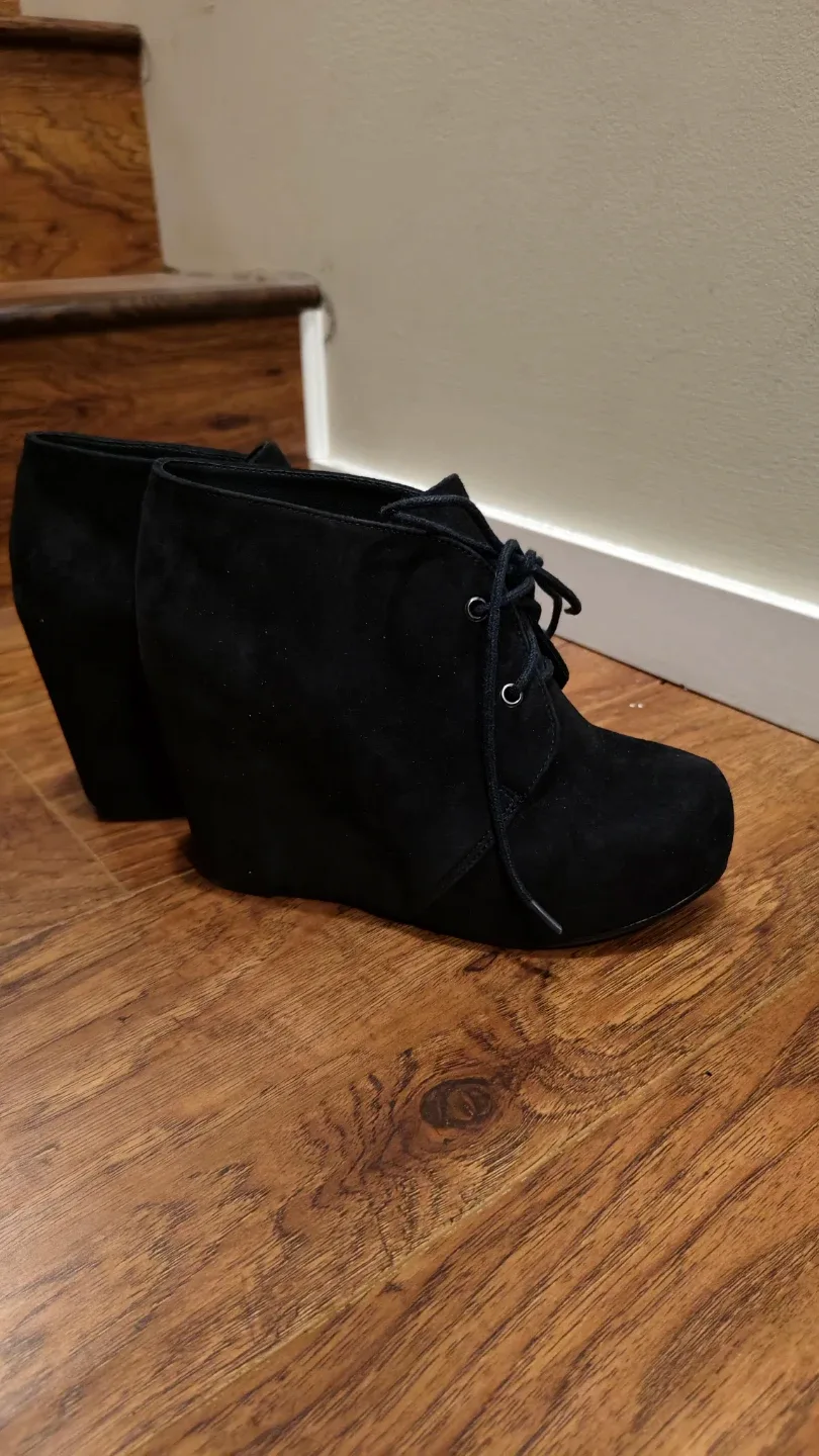 Black Wedge Heel Booties - Size 7 image indicator(2)