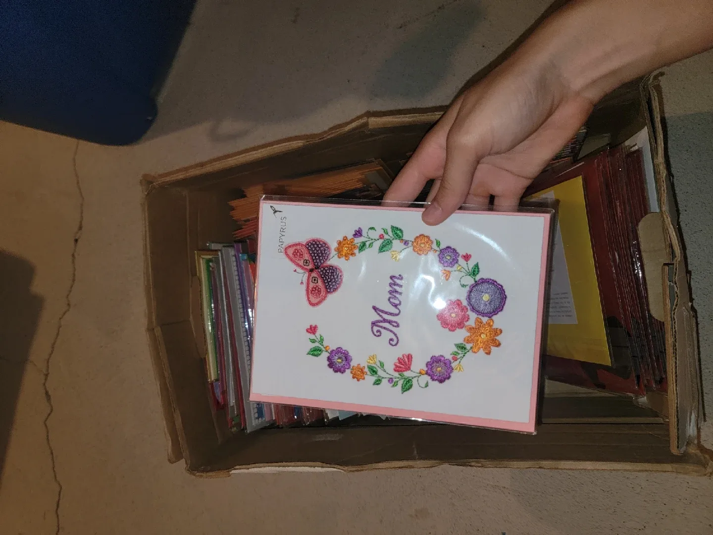 Box of Assorted Greeting Cards image indicator(3)