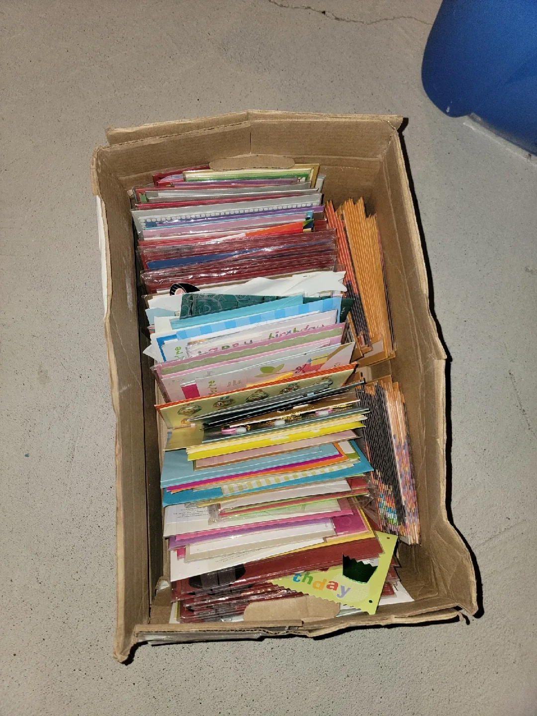 Box of Assorted Greeting Cards image indicator(4)