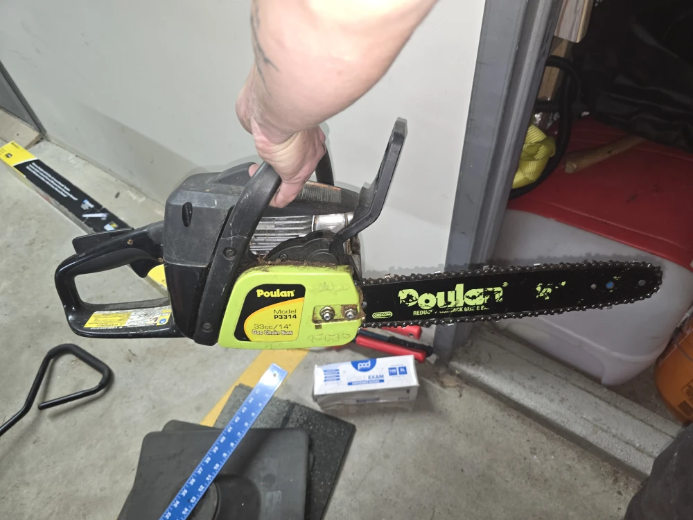 Poulan P3314 33cc/14" Gas Chainsaw