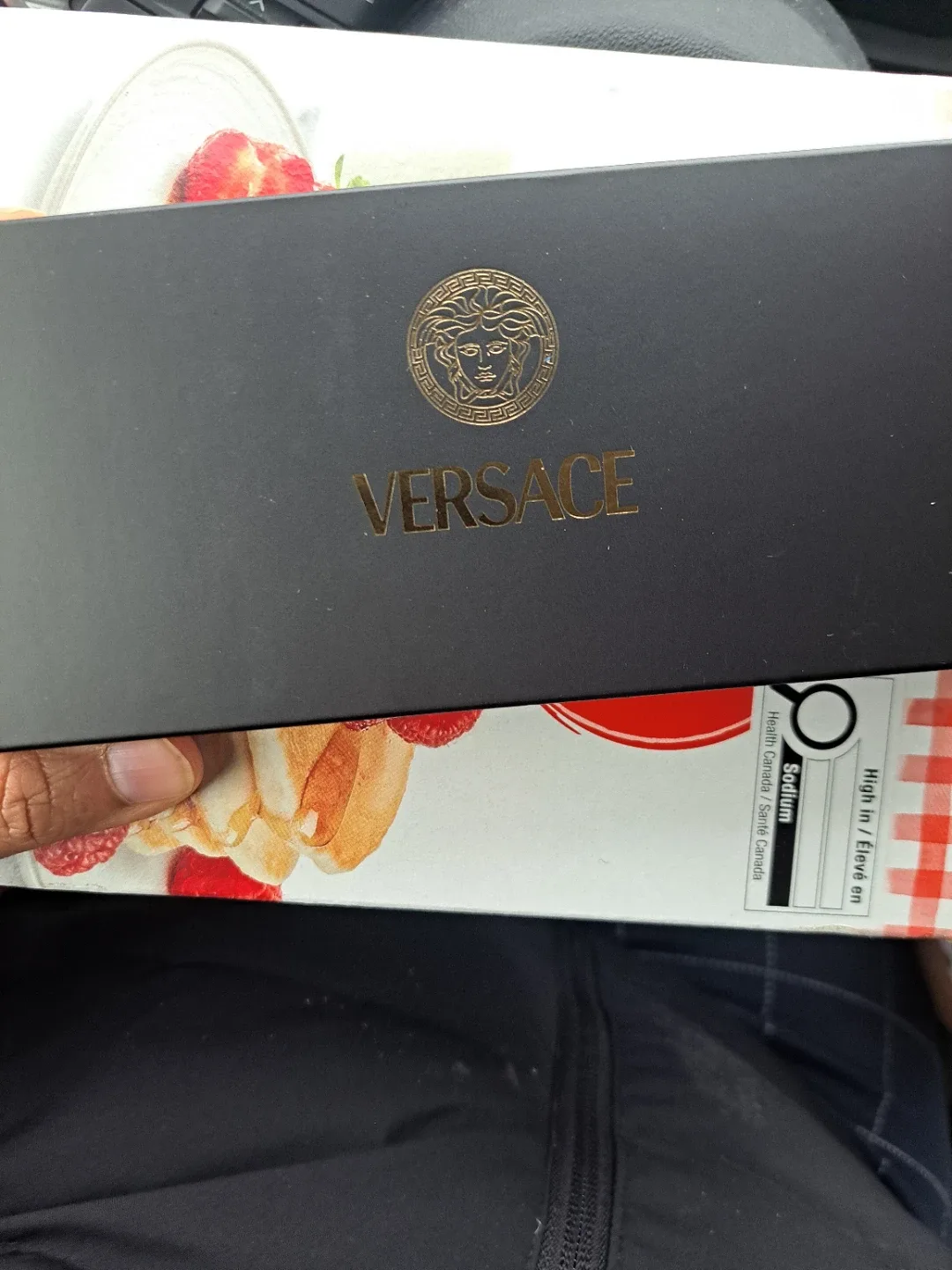 Versace Miniature Perfume Set (8 bottles) image indicator(2)