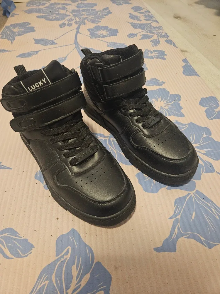 Lucky Step Black High-Top Sneakers - Size 8