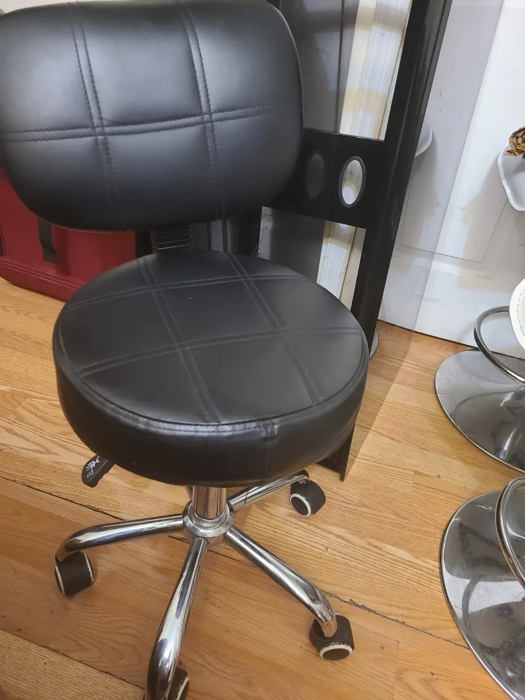 Swivel Bar Stool - White