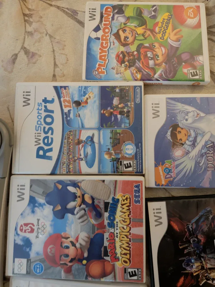 Nintendo Wii Games Bundle image indicator(2)