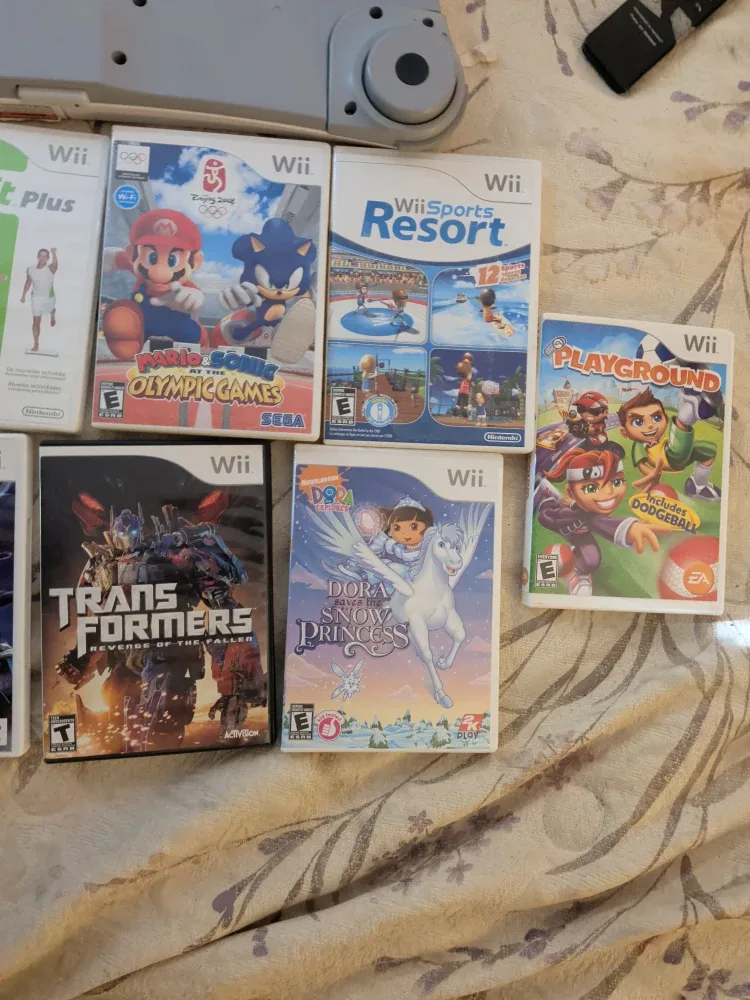 Nintendo Wii Games Bundle image indicator(3)